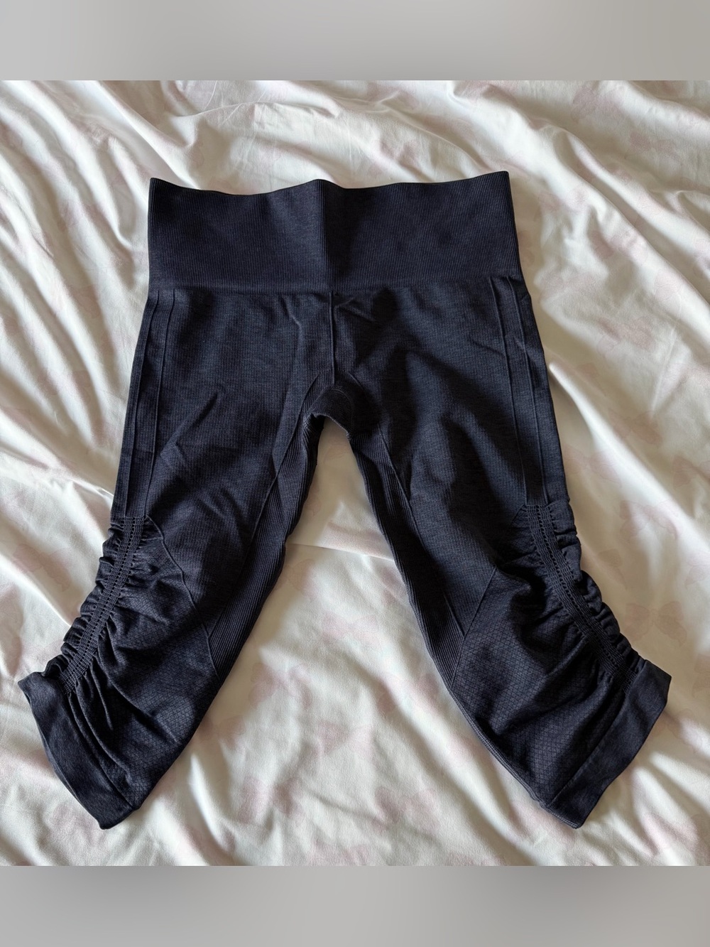 Lululemon: Women’s Crops- Size 6